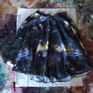 Universe patterned midi-skirt.